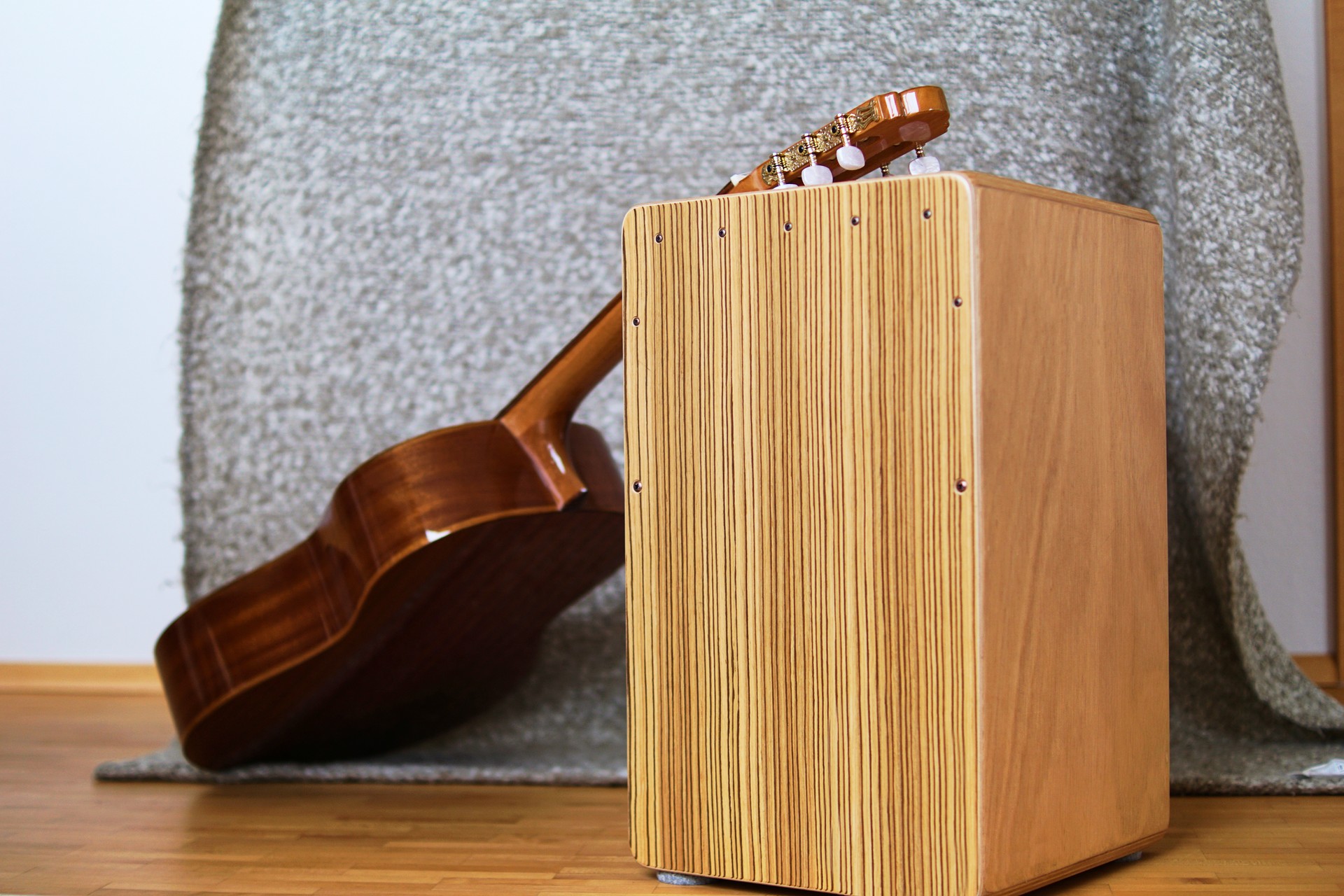 Cajon et guitare